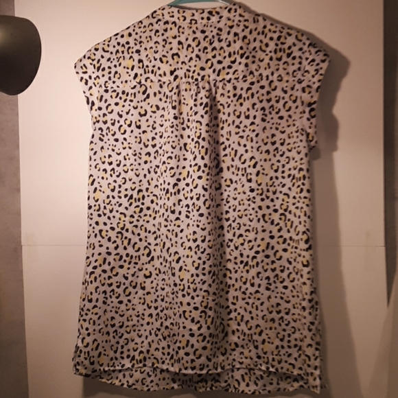 Liz Claiborne cheetah print blouse - Picture 2 of 5